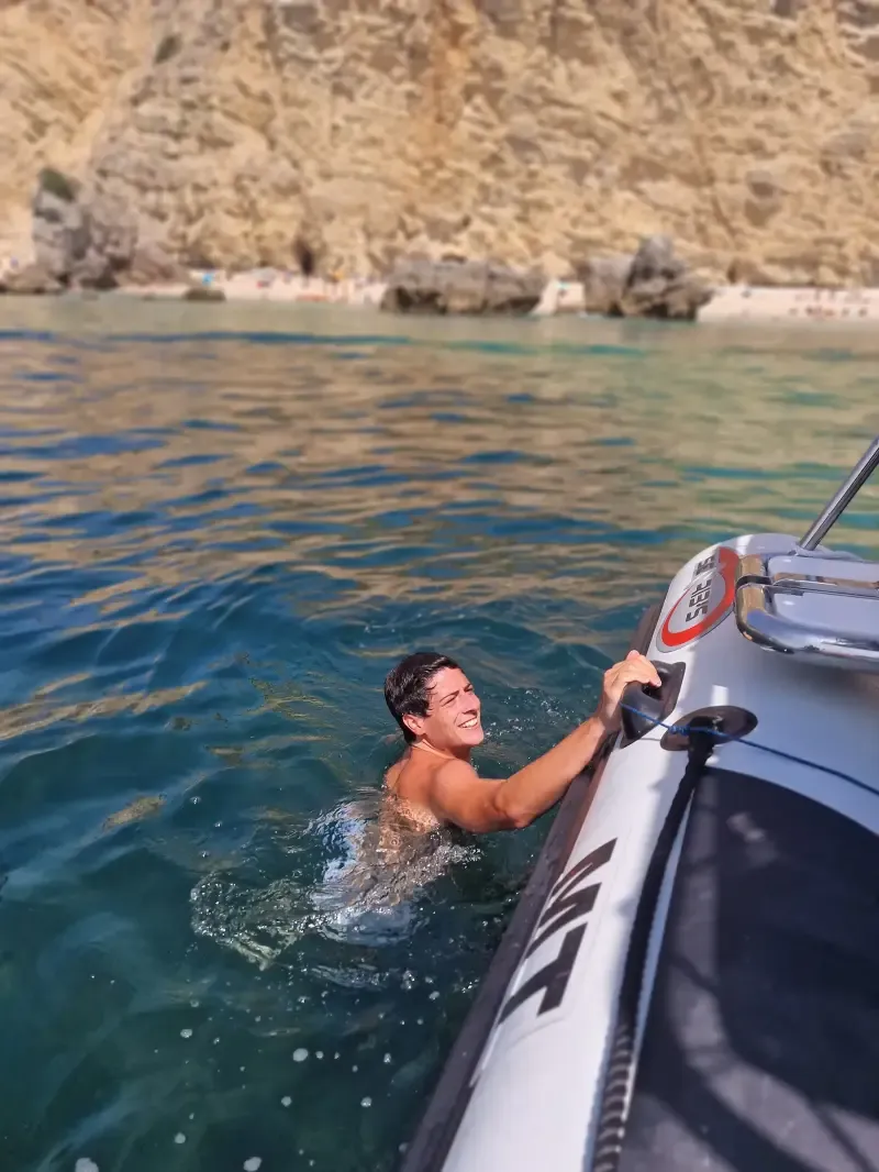 Excursión en barco por la costa de Arrábida y deliciosa experiencia gastronómica frente al mar. - 3