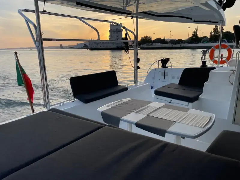 Passeio Privado de Catamarã de Luxo ao Pôr do Sol e Degustação de Vinhos - 3