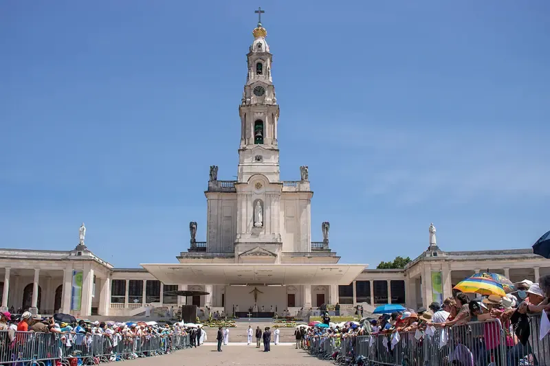 From Lisbon: Shared Tour to Fátima, Óbidos, Batalha and Nazaré - Main