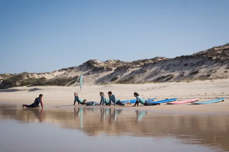 Lección grupal de surf en Vila Nova de Milfontes, Alentejo - 3