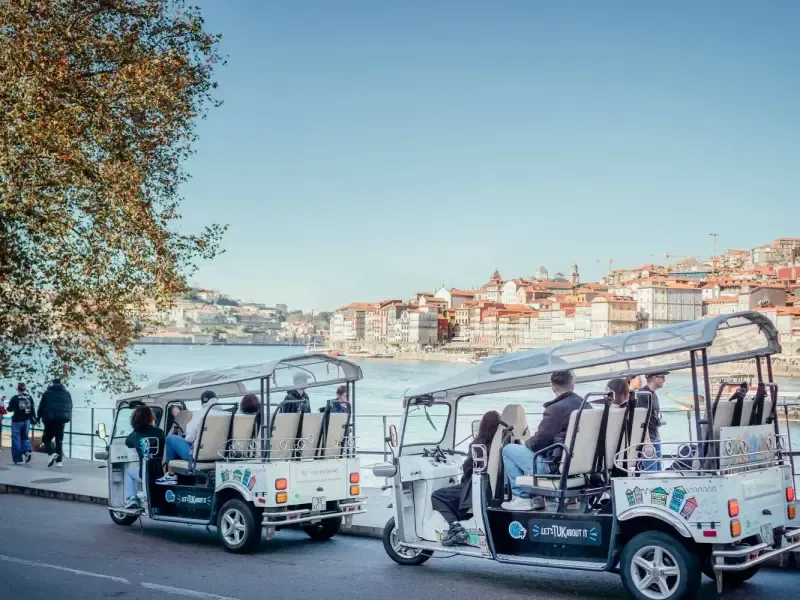 Tour Porto Tuk Tuk: Clérigos, Cénicos e Miradouros - 3H ou 4H - 3