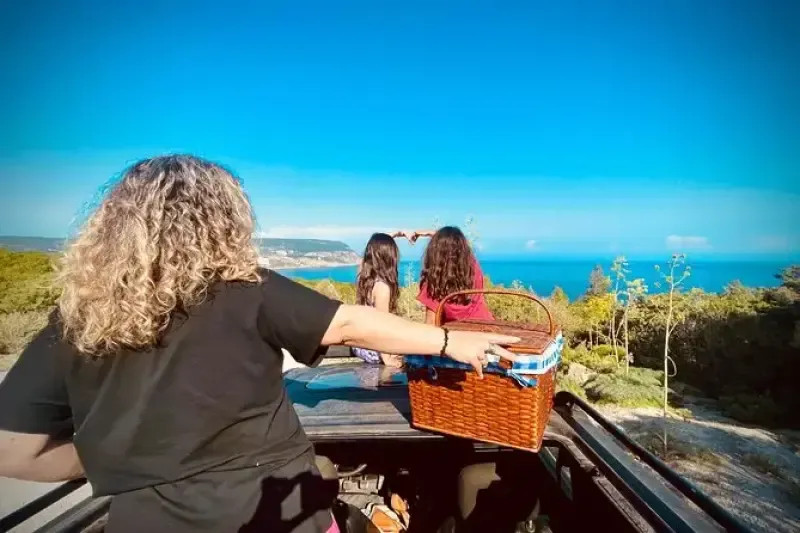 Passeio privado de jipe 4X4 e piquenique na praia na Arrábida e Sesimbra saindo de Lisboa - 3