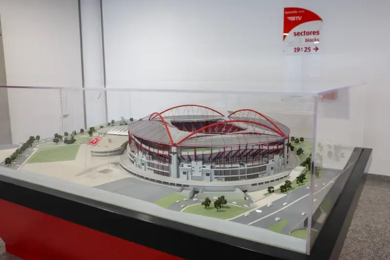 image 4 - SL Benfica: Family Stadium Tour Pack + Official Scarf