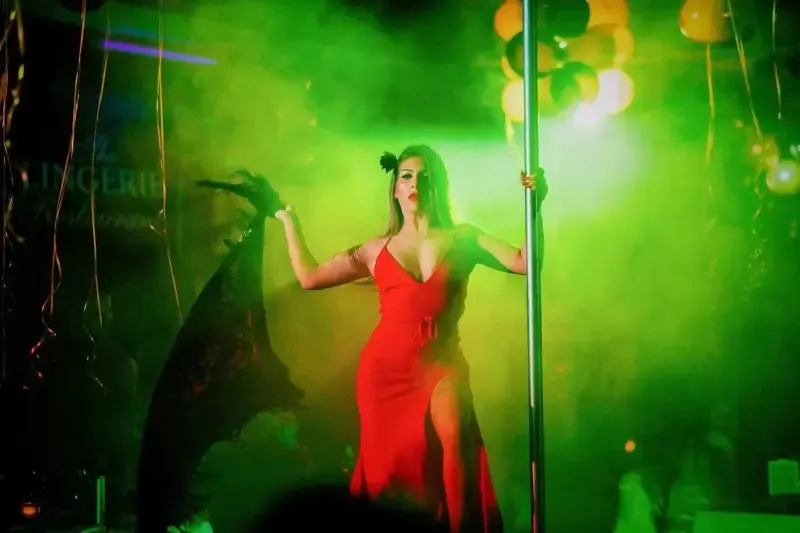image 5 - Restaurante Lingerie Porto - Espetáculo de Cabaré com Jantar
