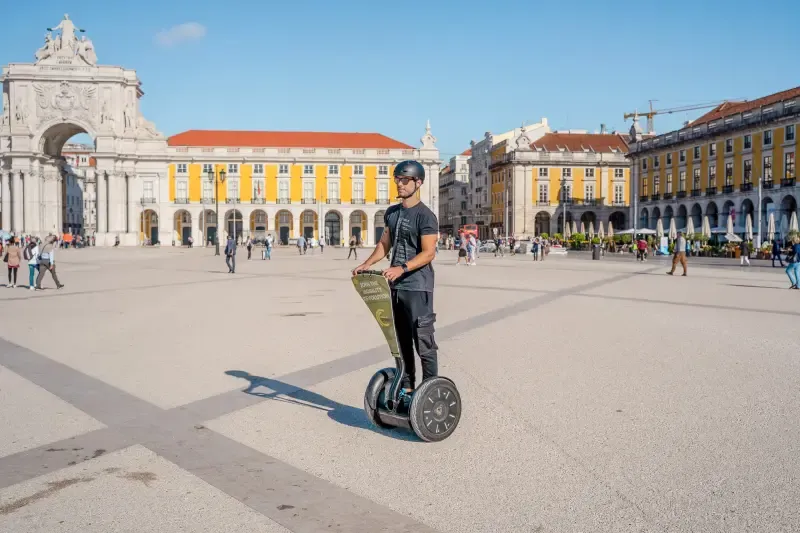 Excursão em grupo de Segway em Lisboa por Alfama e Mouraria - 3