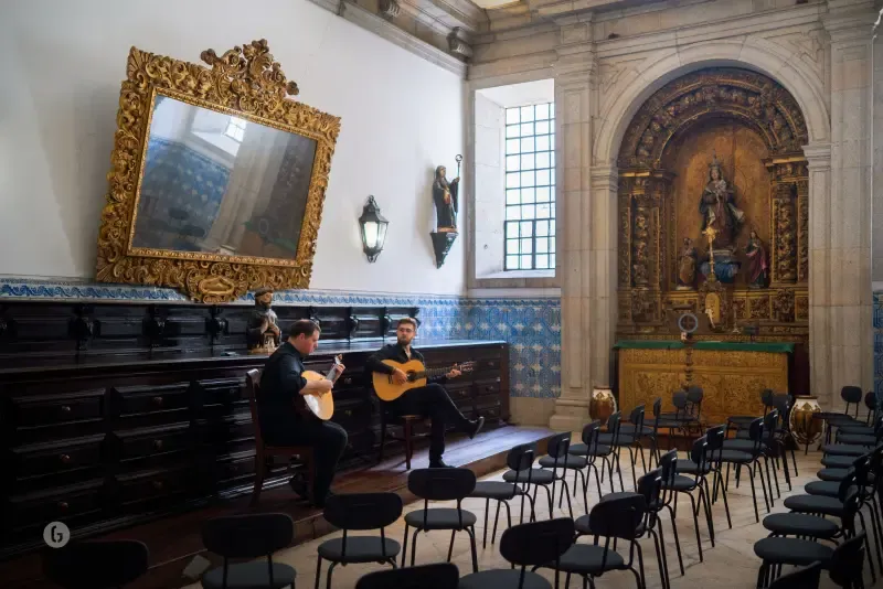 Porto: Espetáculo de Fado com Visita Guiada num Mosteiro Histórico - 3