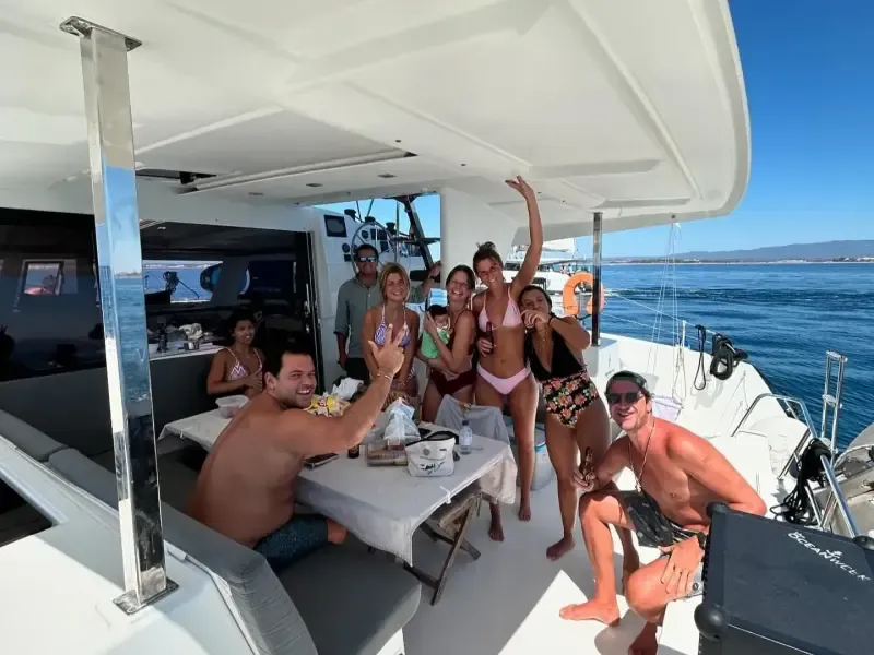 Portimão: Cruzeiro de Catamarã de Luxo de Dia Inteiro - 3