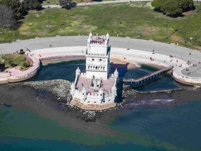 image 5 - Destaques de Belém - Passeio de helicóptero sobre Lisboa