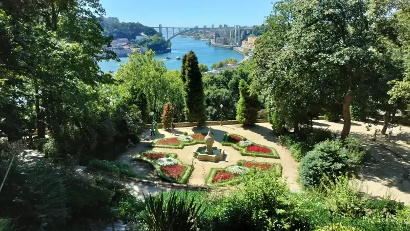 Porto: Visita Guiada Privada a Pé Entre Pontes e Memórias - 3