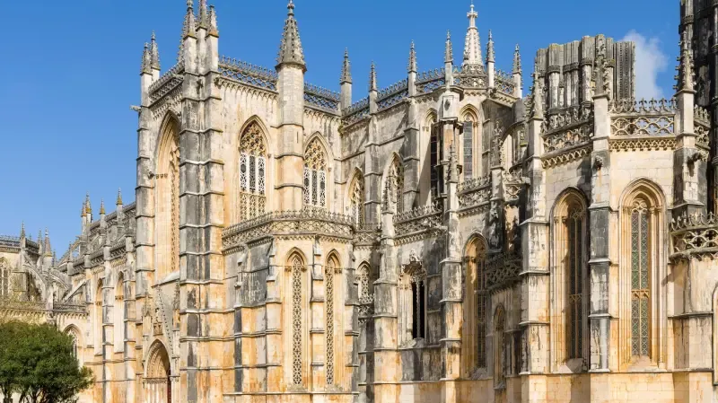 From Lisbon: Shared Tour to Fátima, Óbidos, Batalha e Nazaré - 3