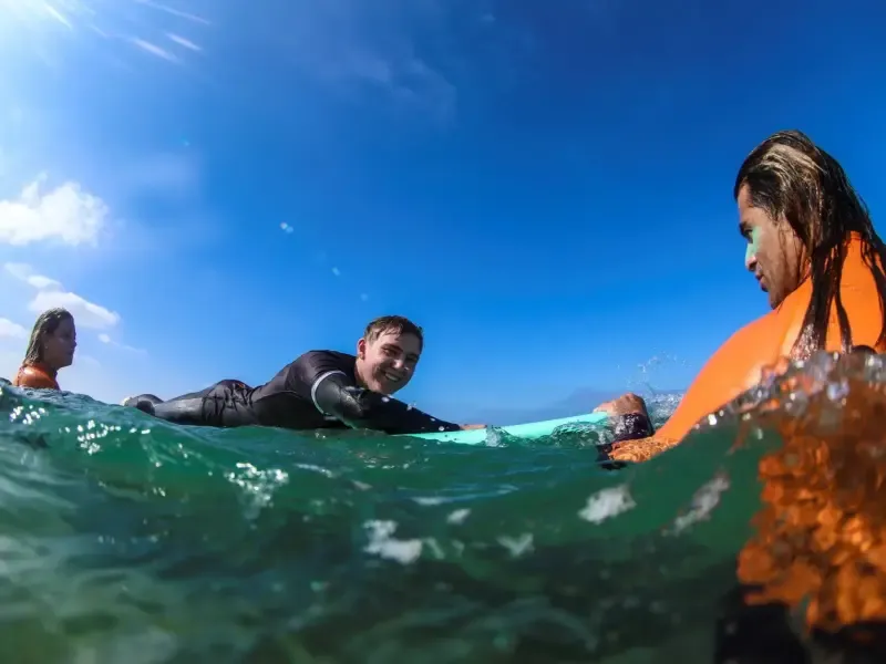 image 5 - Experiencia de surf en Caparica: ¡Domina el océano con guía experta!