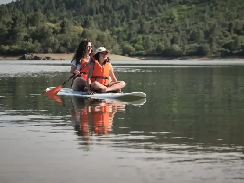 Vive experiências emocionantes em desportos aquáticos na bela barragem de Marvão. - 2