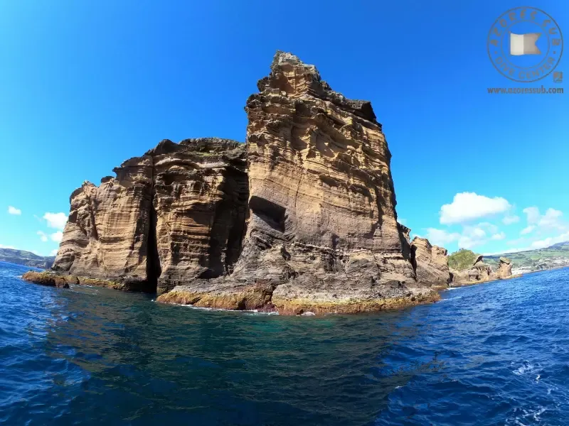 image 4 - PASEO EN BARCO POR EL ISLOTE DE VILA FRANCA DO CAMPO EN LAS AZORES