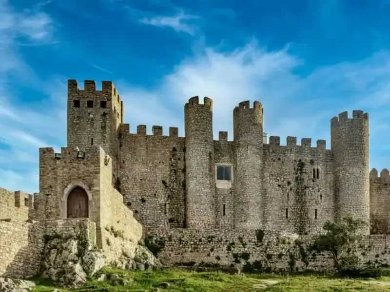 image 5 - De Lisboa: Passeio a Óbidos e Nazaré - Vila Medieval, Ginja e Ondas Gigantes