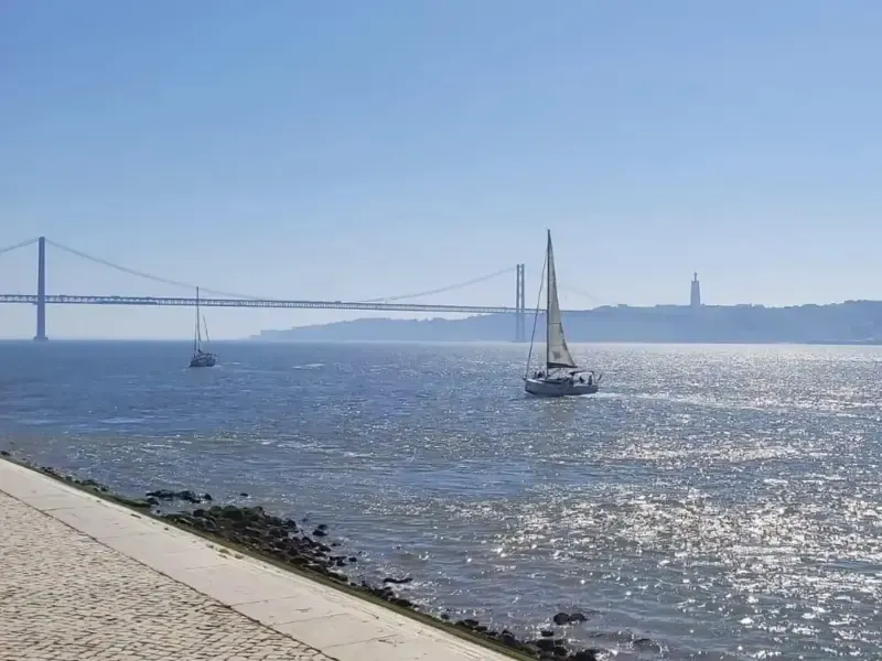 image 5 - Explorar Belém: Visita guiada e bilhetes ao Mosteiro dos Jerónimos