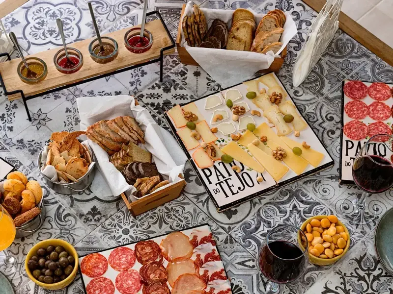 image 5 - Desfrute de um passeio a cavalo privado na praia com degustação de tapas e uma lembrança especial.