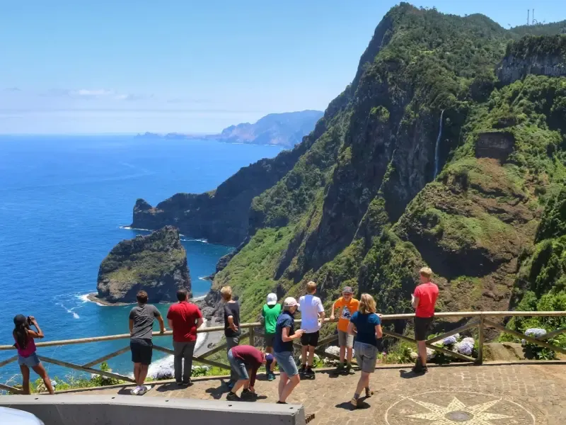 image 4 - Aventure-se pelo Pico Areeiro num passeio de 4x4 pela East Santana Tour.