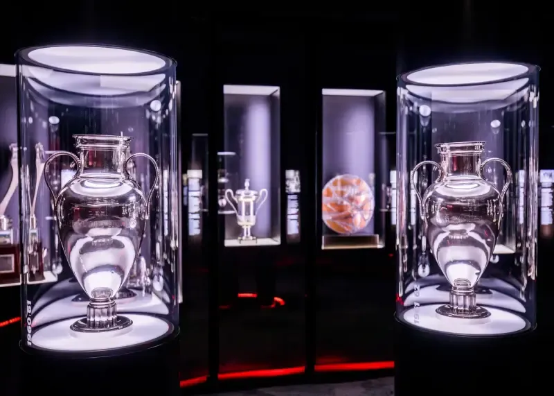 image 4 - Museum & Stadium Tour Pack, with scarf