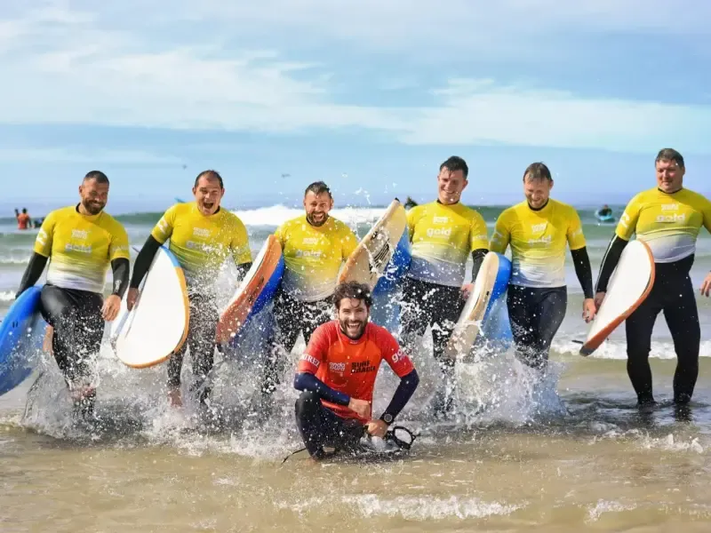 Aula de surf em grupo no Porto - 2