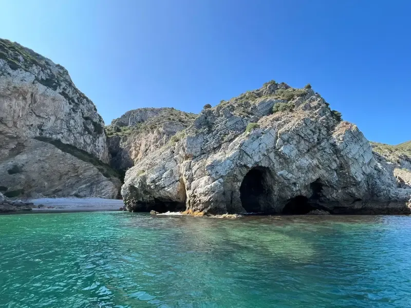 image 4 - Discover Sesimbra's Hidden Beaches, Caves & Secret Bays inside the Marine Park
