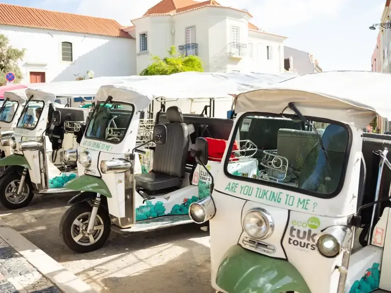 Explore Lisbon: Historic Neighborhoods and Inspiring Viewpoints - 3