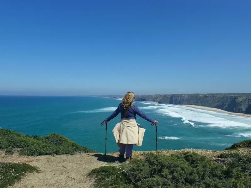 Passeio panorâmico pelas falésias da costa oeste algarvia com um delicioso piquenique no final. - Main