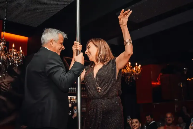 image 5 - Lisboa: Restaurante Lencería – Cena Sensual y Espectáculo de Cabaret