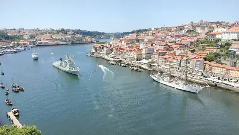 Porto: Visita Guiada Privada a Pé Entre Pontes e Memórias - 2