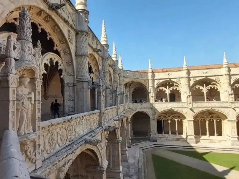 image 4 - Explorar Belém: Visita guiada e bilhetes ao Mosteiro dos Jerónimos