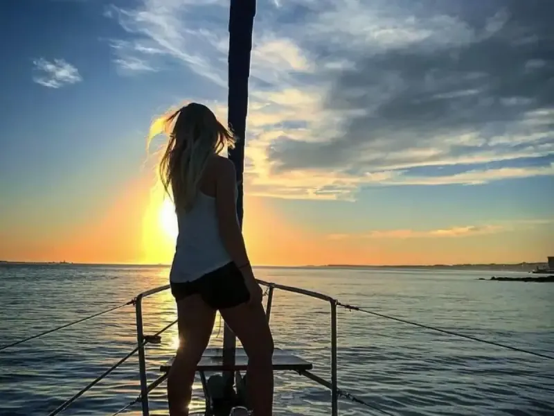 Paseo en velero de 2 horas al atardecer y vino en Lisboa - Main