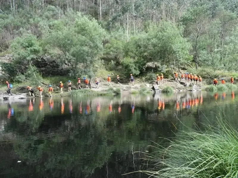 Caminhada ao longo do rio no Geoparque de Arouca - 2