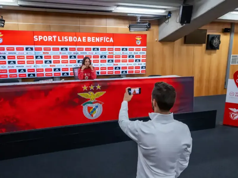 image 5 - SL Benfica: Visita ao Estádio e Museu + Prova de Vinhos Premium no Red Snack