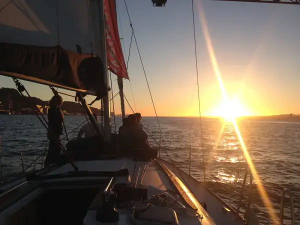 Excursión en velero al atardecer por Lisboa