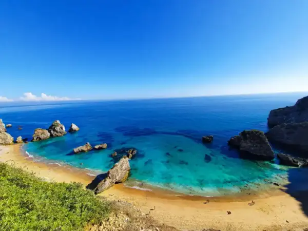 Excursión en barco a playas secretas