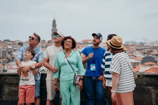 Descubre el encanto de Oporto: Visita guiada a pie de 3 horas