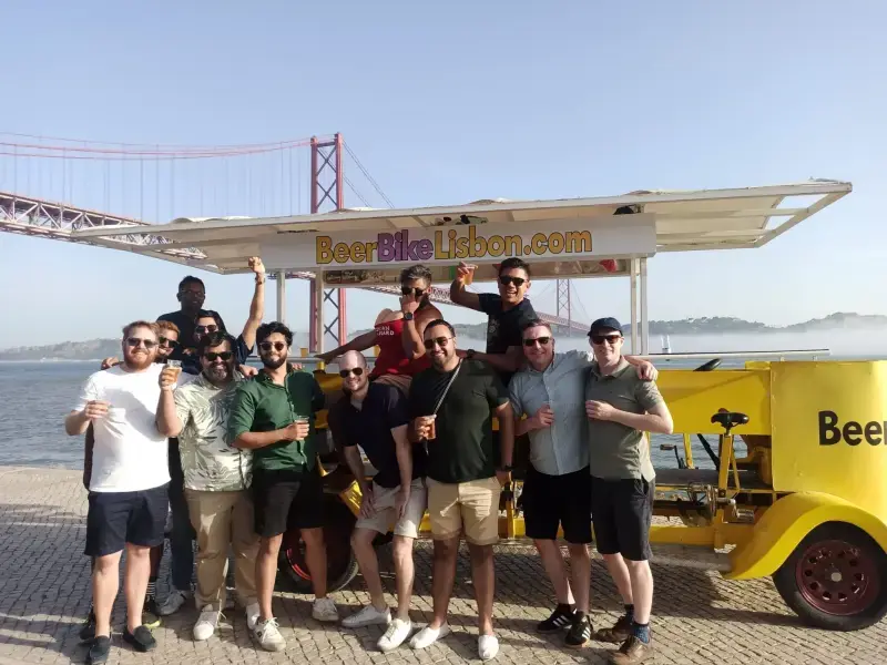 Lisbon: 1-Hour Beer, Sangria or Wine Bike Sightseeing Tour