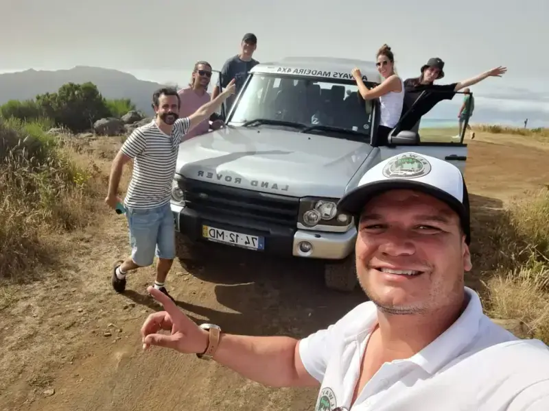 Excursión privada en jeep 4x4 de día completo a Madeira, lado este - Santana (hasta 5 personas)